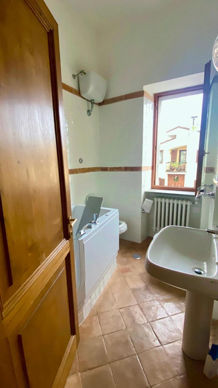 La Terrazza Di Andrea Lägenhet Bolsena Exteriör bild